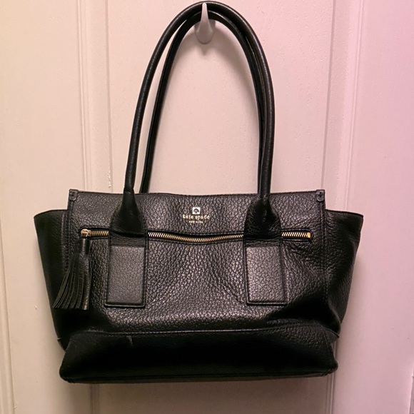 kate spade Handbags - Kate Spade Black Pebbled Leather Shoulder Bag